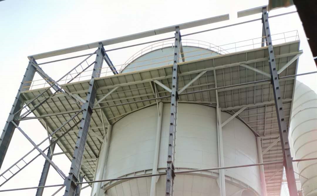 恒力泰为江西智博建材承建的日产2000吨喷雾塔顺利出粉